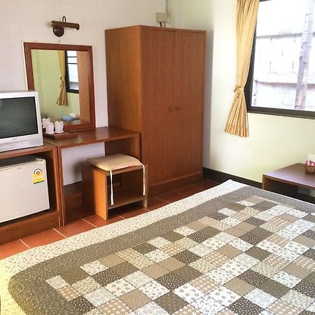 Ban Suan Klang Muang Resort Мэхонгсон Экстерьер фото