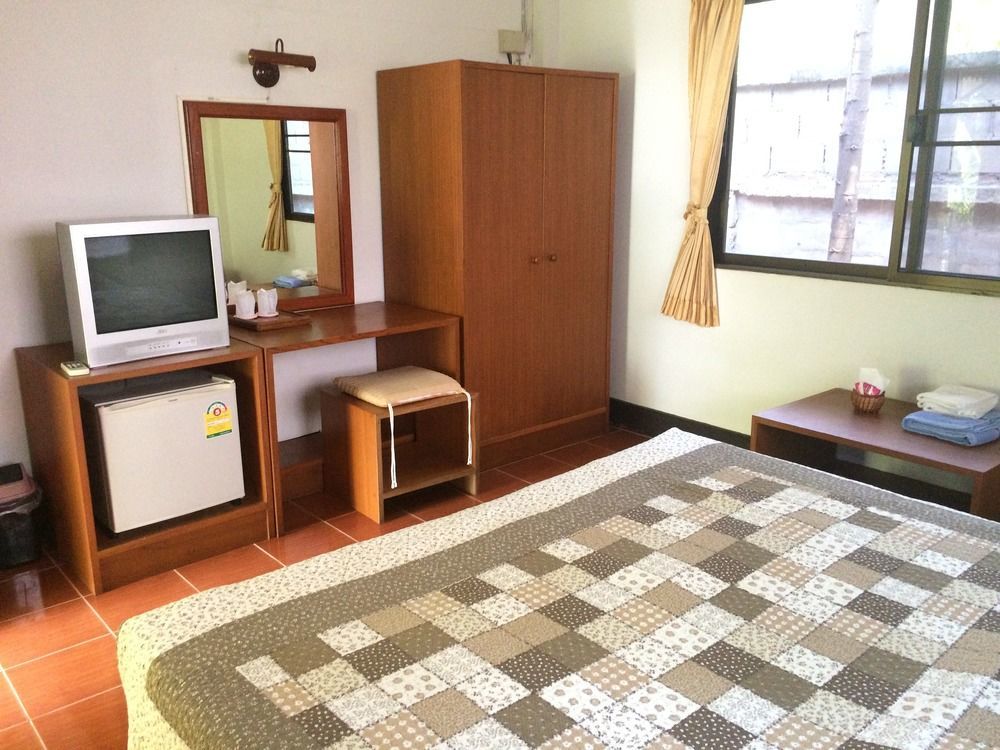 Ban Suan Klang Muang Resort Мэхонгсон Экстерьер фото
