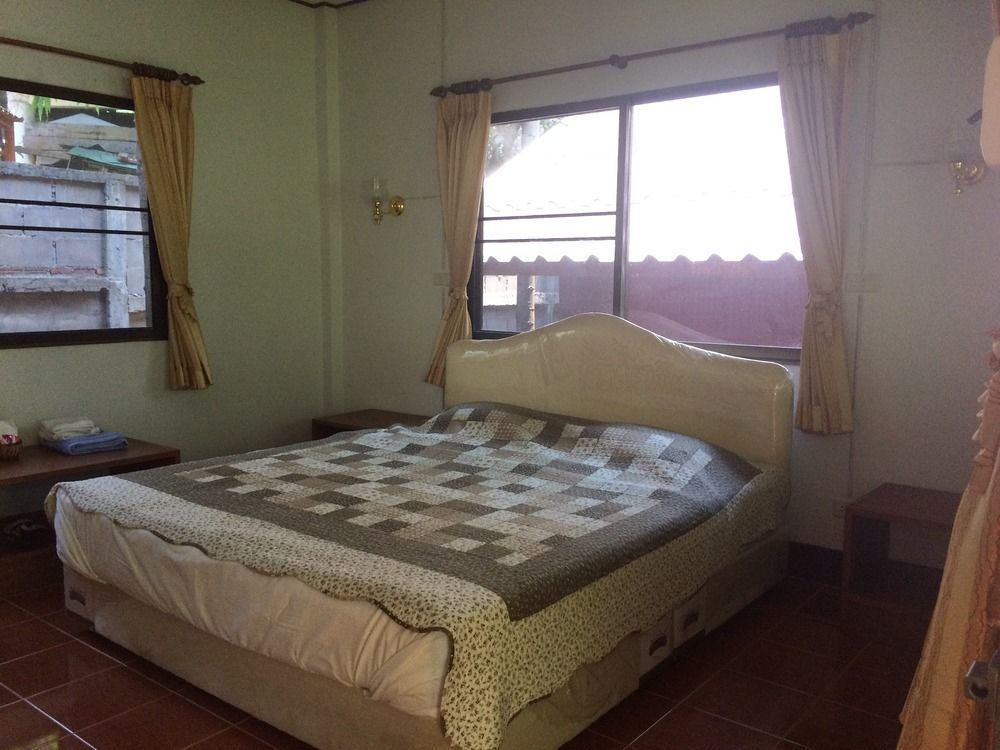 Ban Suan Klang Muang Resort Мэхонгсон Экстерьер фото